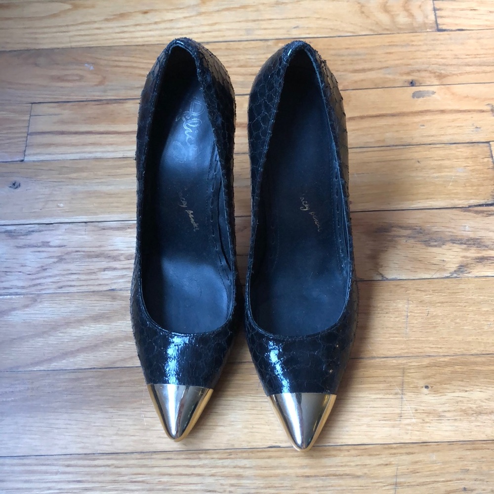 Alice + Olivia Snakeskin Cap Toe Pumps - Size 37.5